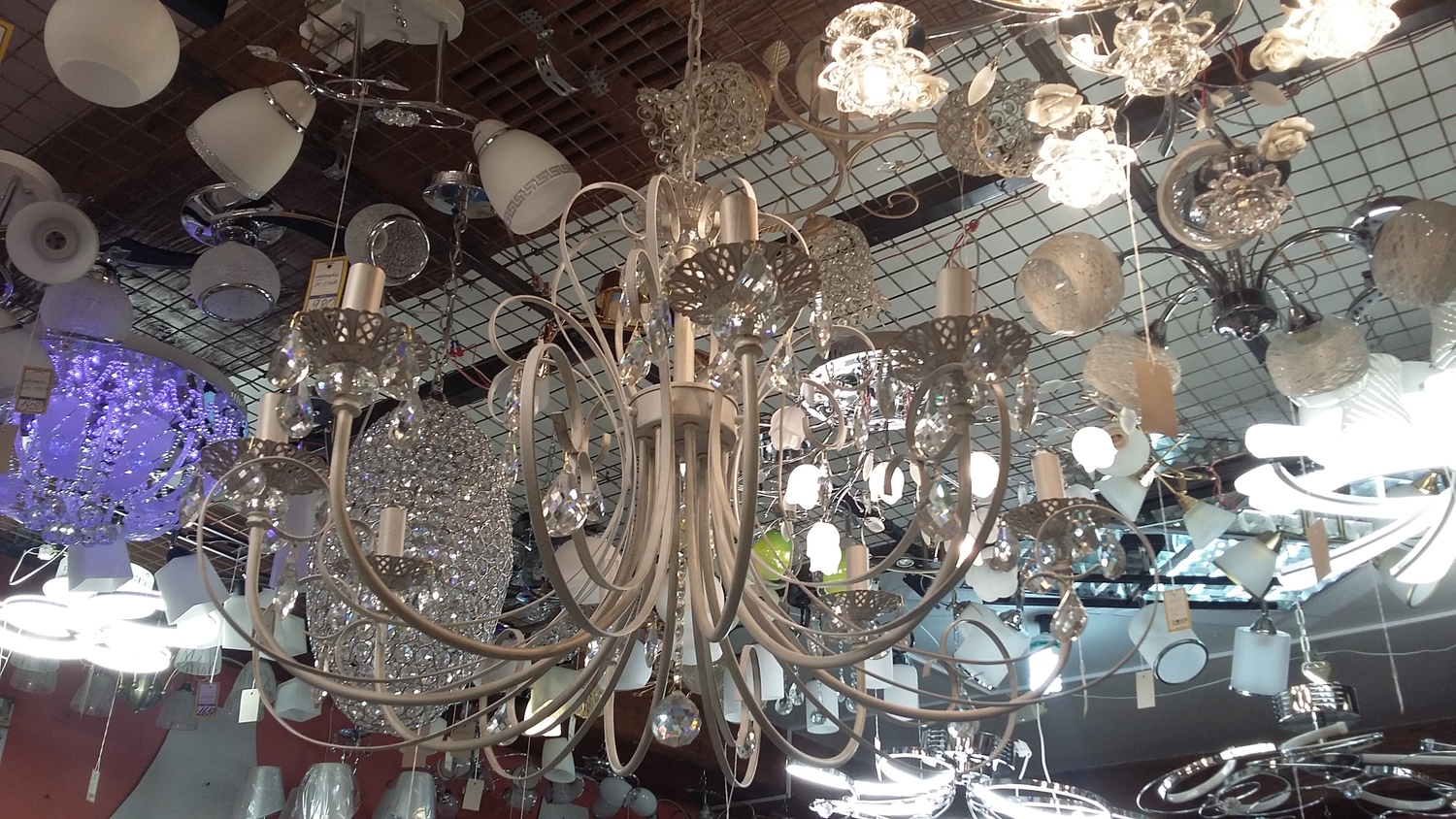 <span style="font-weight: bold;">Люстры</span> 